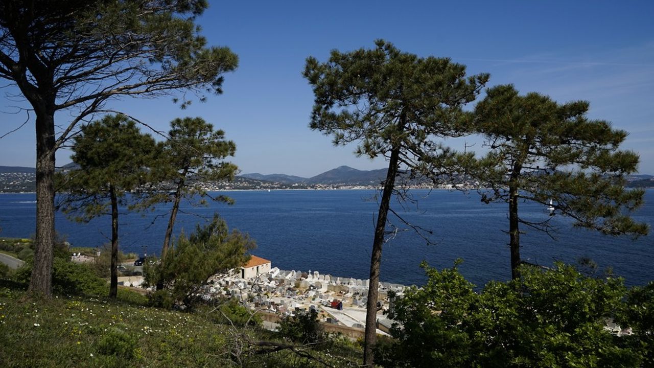 Best beaches in Cannes along the Croisette on the French Riviera
