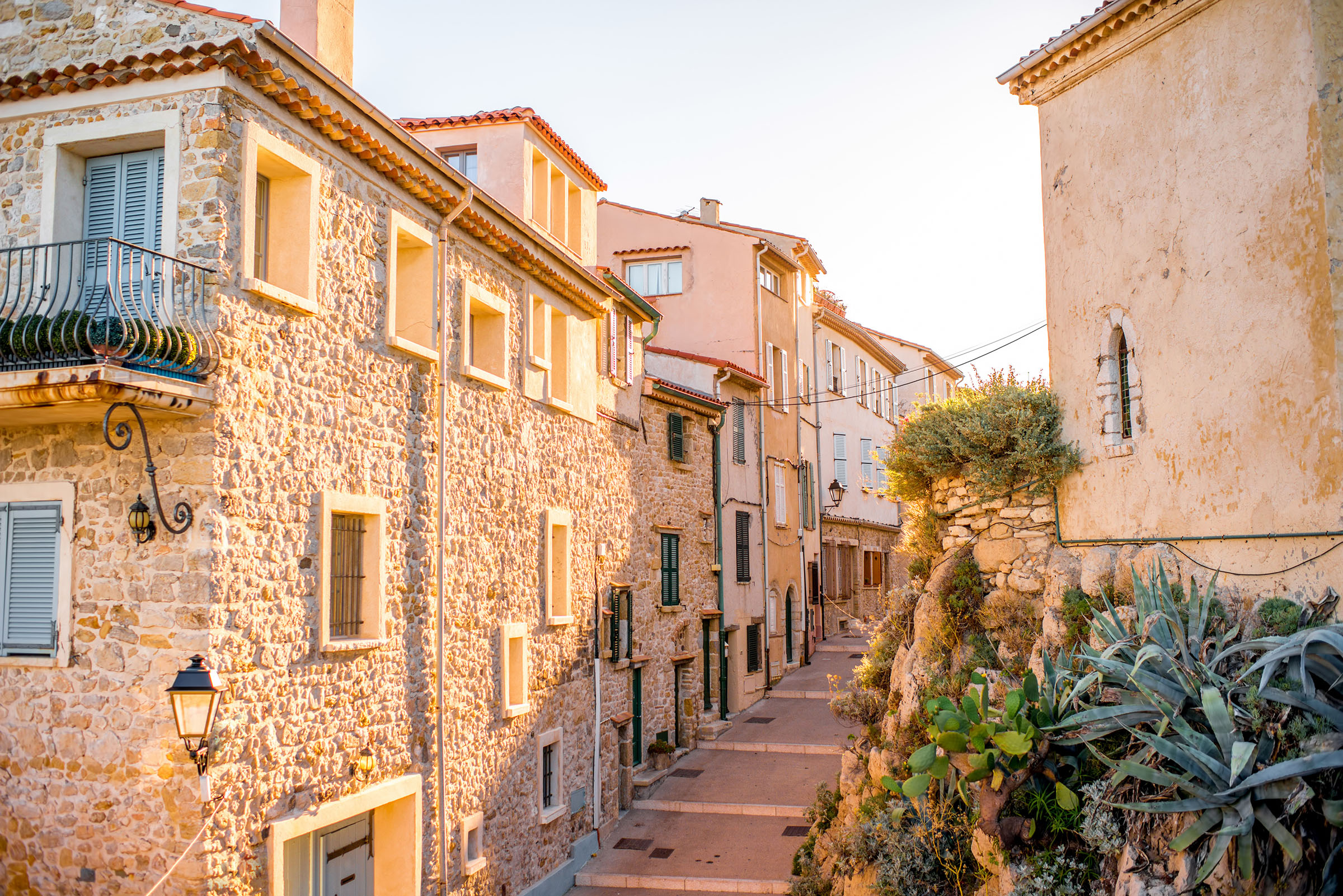Quiet street in Old Antibes