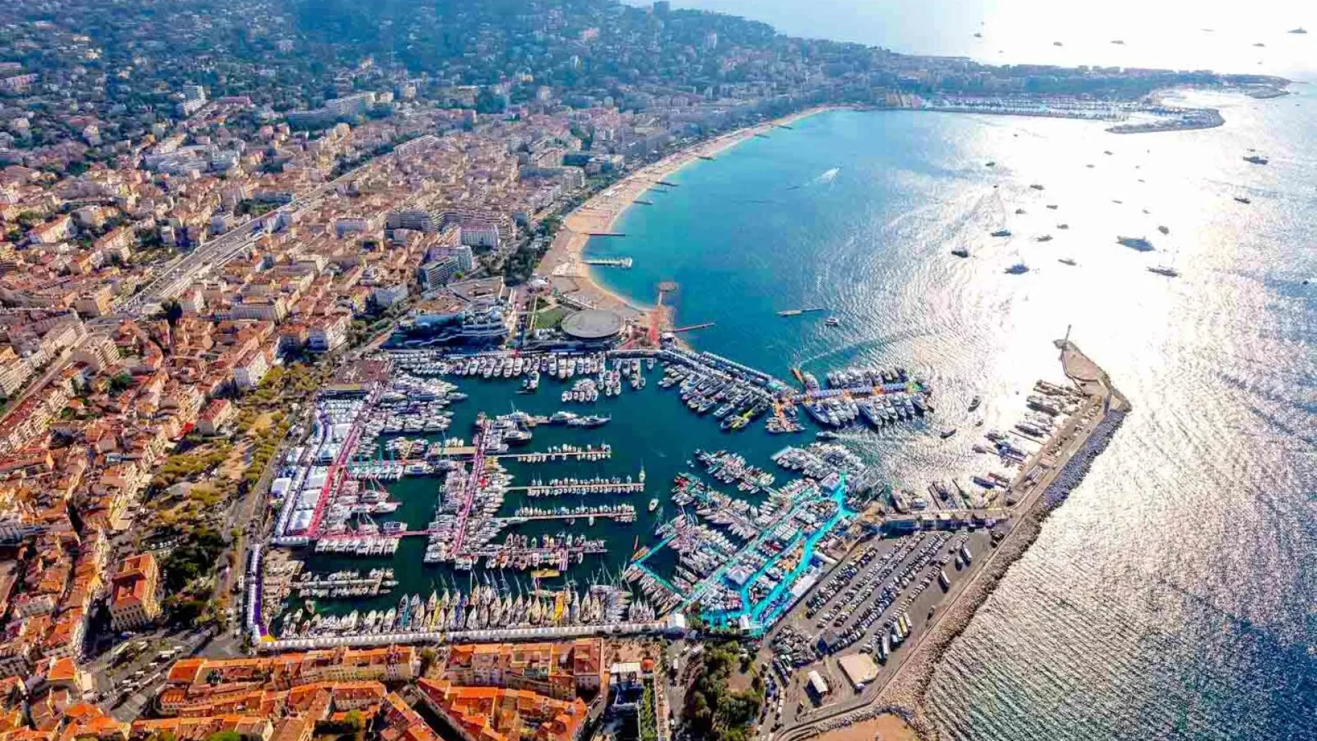 Luxury atmosphere in Cannes on the French Riviera